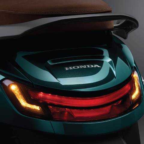 Aplikasi lampu LED pada semua titik pencahayaan, meliputi lampu depan, lampu belakang serta lampu sein